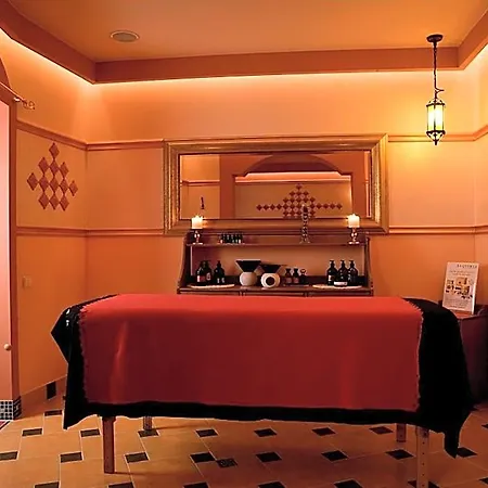 Papuga Park Wellness Marrakesz & Hotel