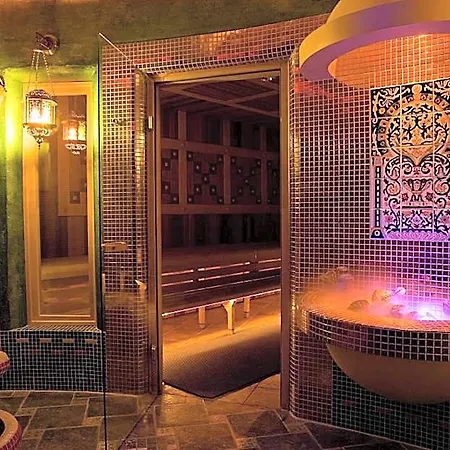 Papuga Park Wellness Marrakesz & Hotel